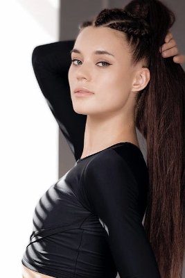 Miss BCBG
